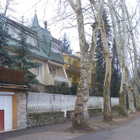 Hotel Prima Piheno Miskolc Exterior foto